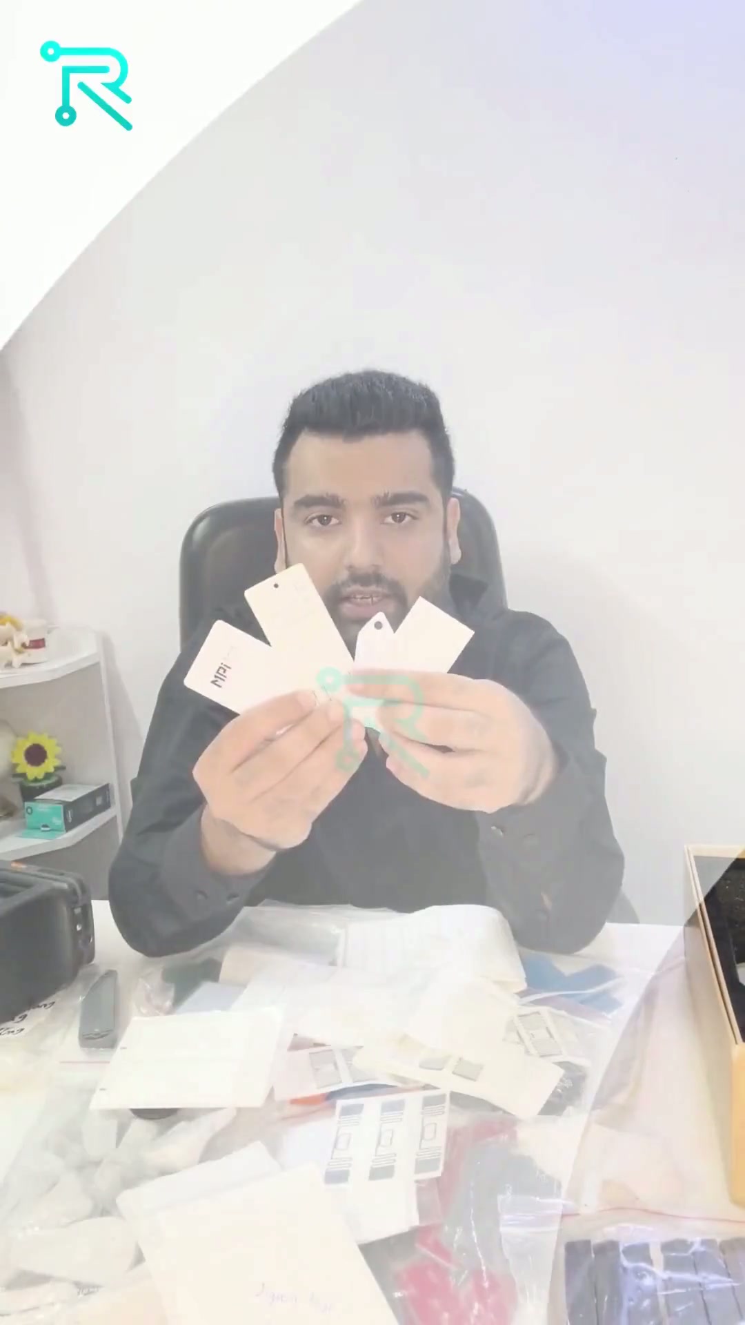 Video Demo: UHF RFID Hanging Garment Hard Tags for Retail